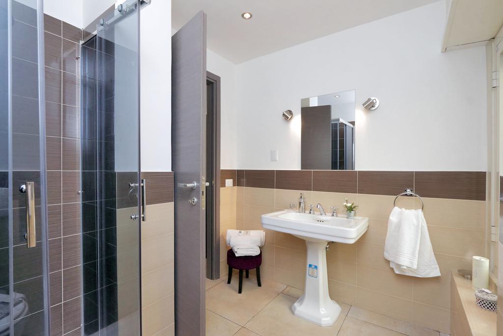 San Pietro Stazione Guesthouse Rome Exterior photo