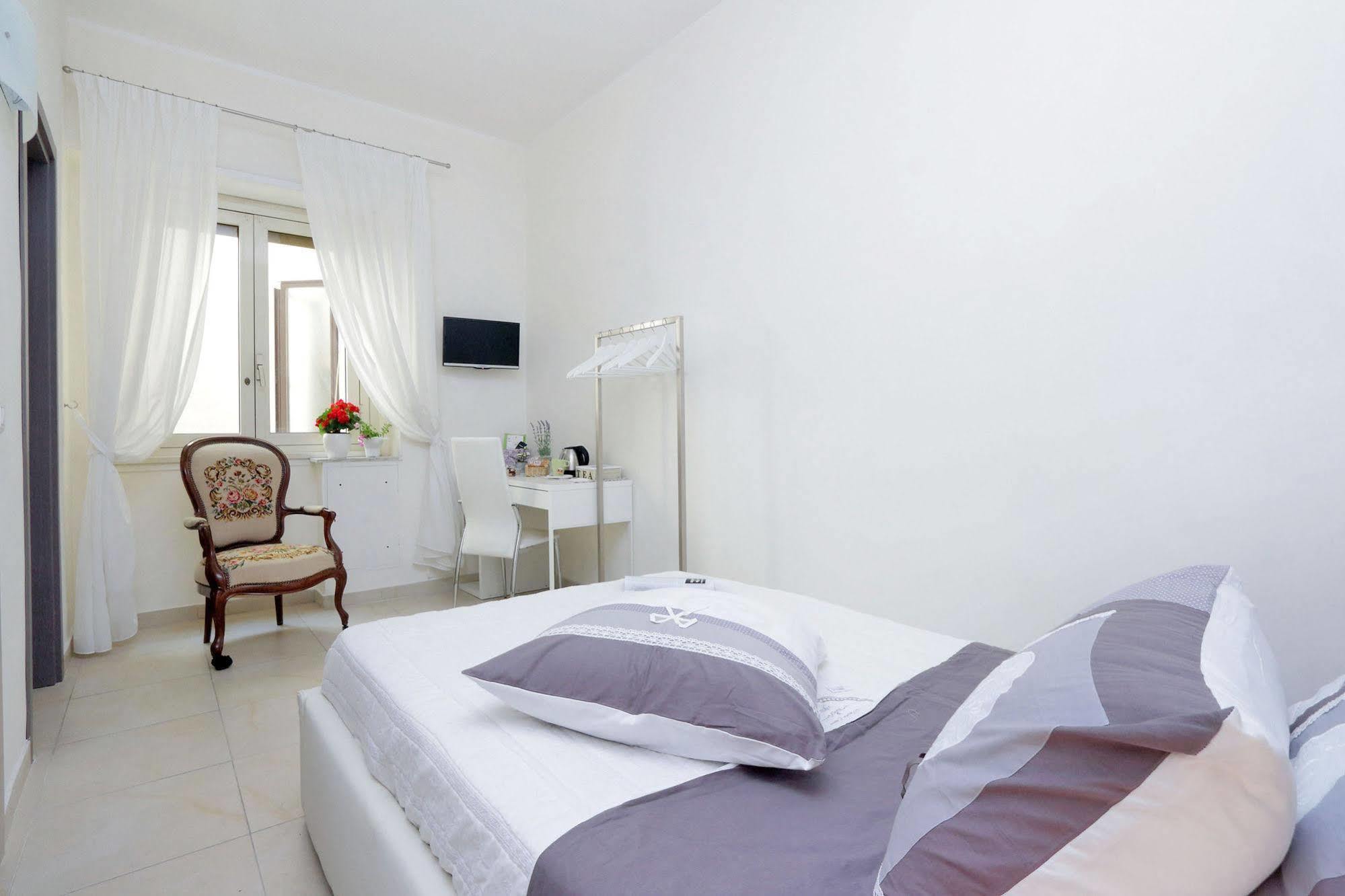 San Pietro Stazione Guesthouse Rome Exterior photo