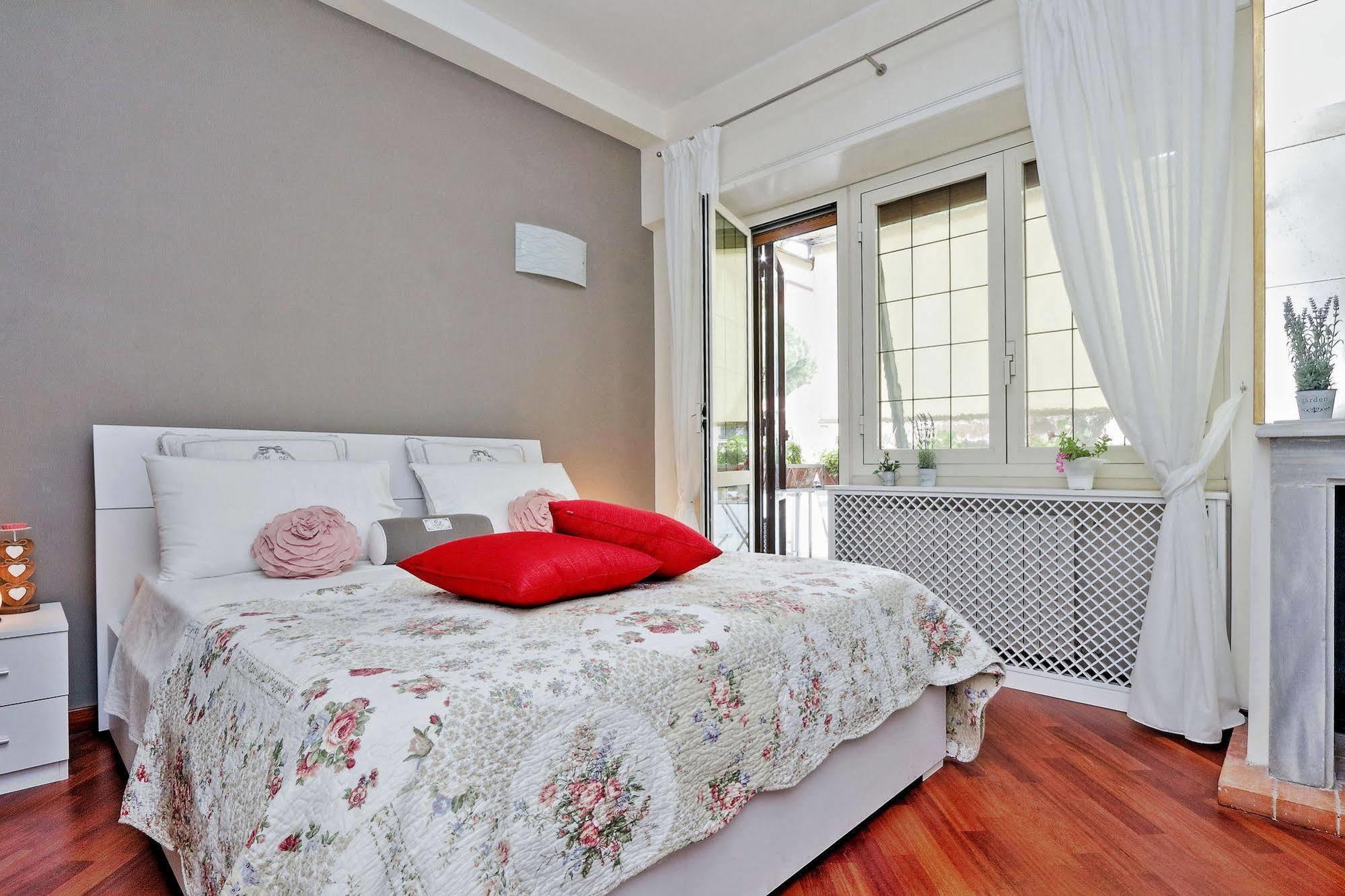San Pietro Stazione Guesthouse Rome Exterior photo