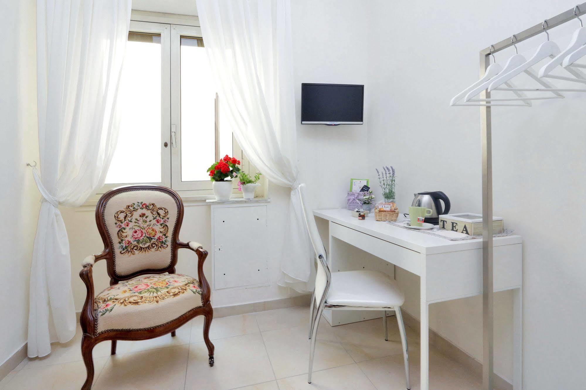 San Pietro Stazione Guesthouse Rome Exterior photo